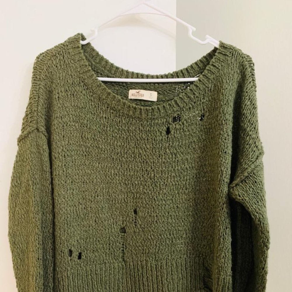 Green sweater Hollister